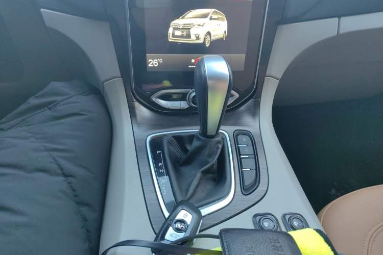 Used Huasong 7 2017 2.0T Automatic Elite Edition Gear Lever