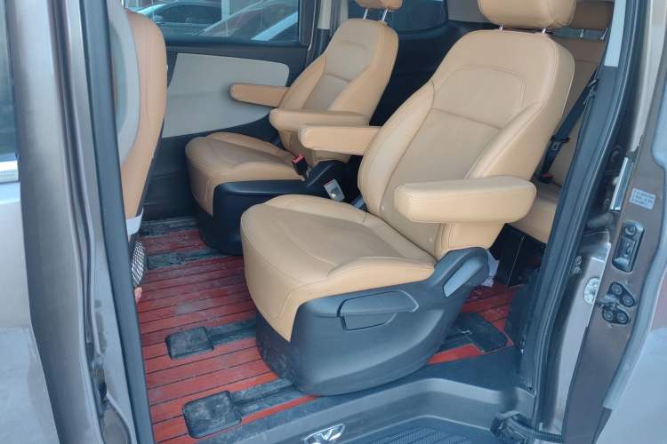 Used Huasong 7 2017 2.0T Automatic Elite Edition Left Rear Seat