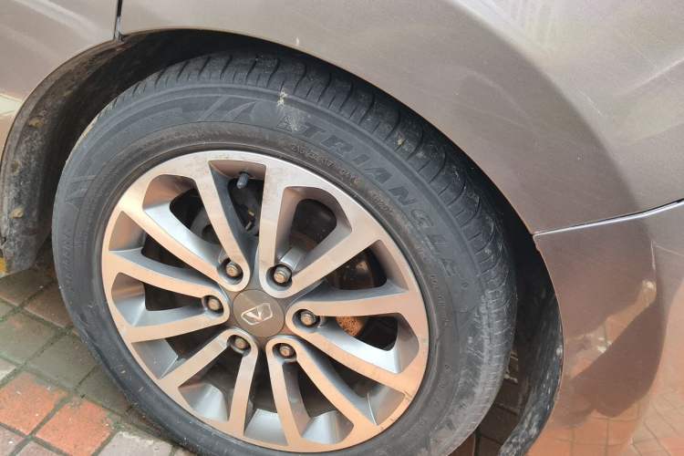Used Huasong 7 2017 2.0T Automatic Elite Edition Right Front Wheel Hub