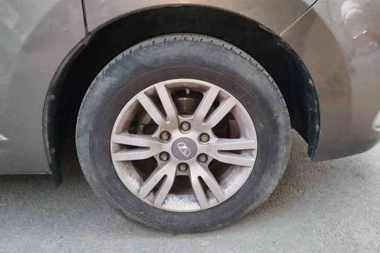 Used Huasong 7 2017 2.0T Automatic Elite Edition Right Front Wheel Hub