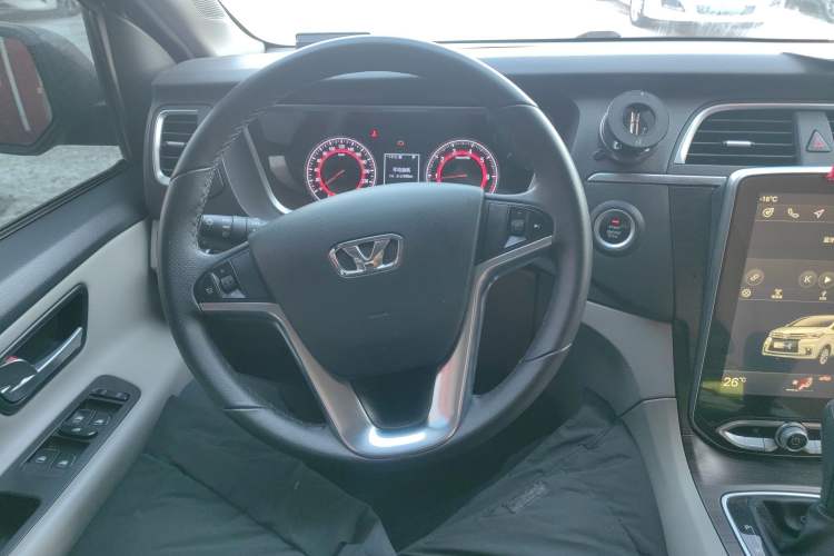 Used Huasong 7 2017 2.0T Automatic Elite Edition Steering Wheel