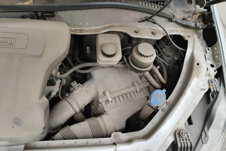 Used Huasong 7 2017 2.0T Automatic Standard Edition Engine Bay Left