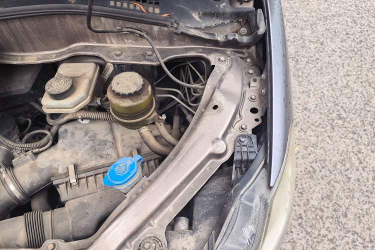 Used Huasong 7 2017 2.0T Automatic Elite Edition Engine Bay Left