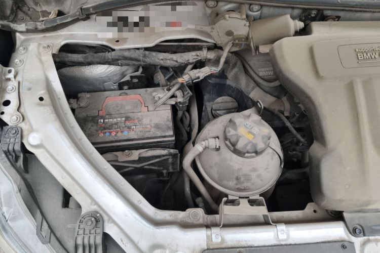 Used Huasong 7 2017 2.0T Automatic Standard Edition Engine Bay Right