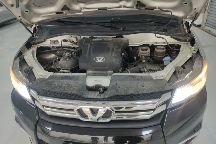 Used Huasong 7 2017 2.0T Automatic Standard Edition Engine Bay