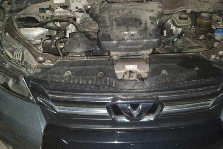 Used Huasong 7 2017 2.0T Automatic Executive Version Engine Bay