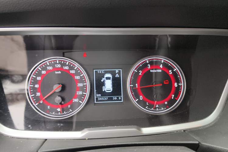Used Huasong 7 2017 2.0T Automatic Standard Edition Instrument Cluster