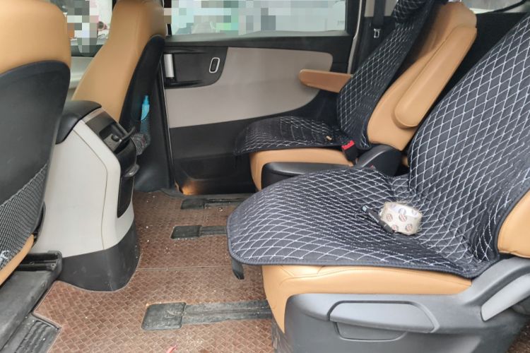 Used Huasong 7 2017 2.0T Automatic Standard Edition Left Rear Seat