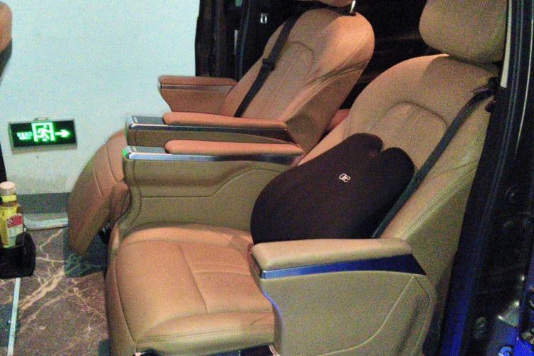 Used Huasong 7 2017 2.0T Automatic Executive Version Left Rear Seat