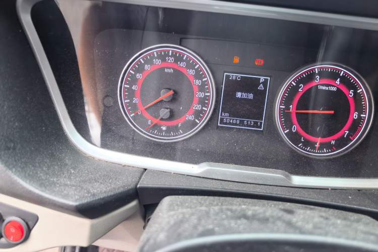 Used Huasong 7 2017 2.0T Automatic Elite Edition Odometer Close Up