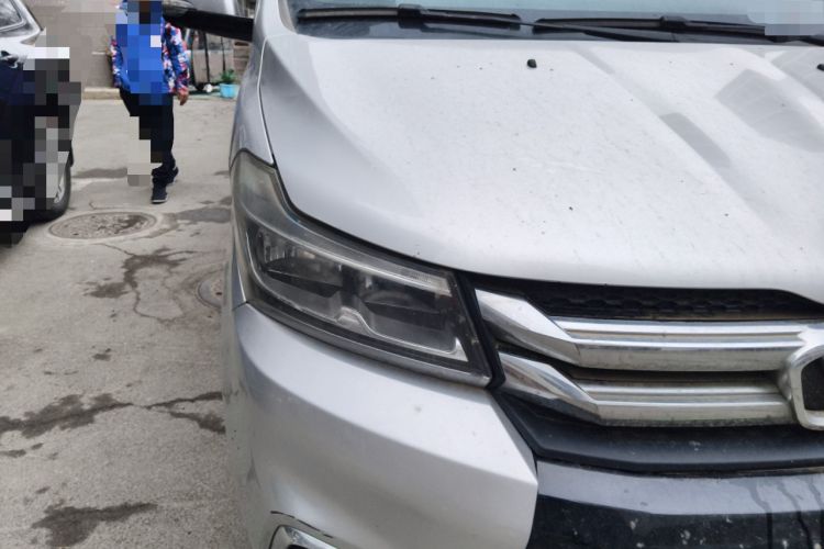 Used Huasong 7 2017 2.0T Automatic Standard Edition Right Front Headlight