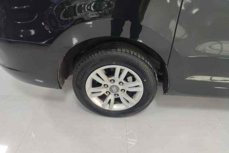 Used Huasong 7 2017 2.0T Automatic Standard Edition Right Rear Wheel Hub