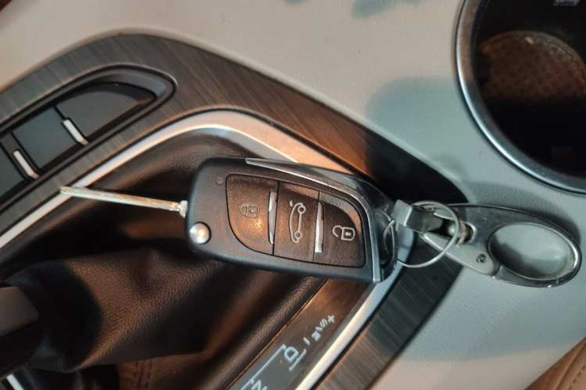 Used Huasong 7 2017 2.0T Automatic Standard Edition Vehicle Key