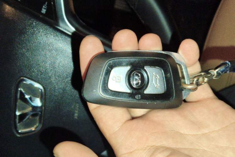 Used Huasong 7 2017 2.0T Automatic Executive Version Vehicle Key