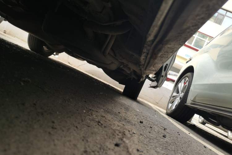 Used Huasong 7 2017 2.0T Automatic Standard Edition Chassis Rear Left