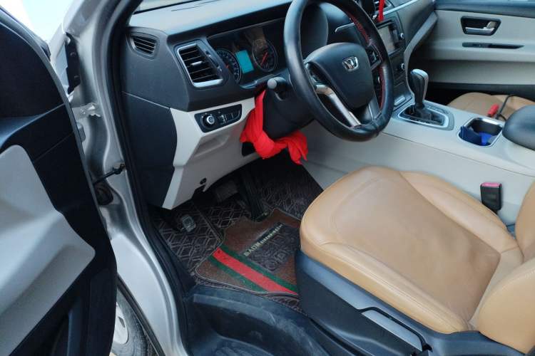 Used Huasong 7 2017 2.0T Automatic Elite Edition Driver Seat