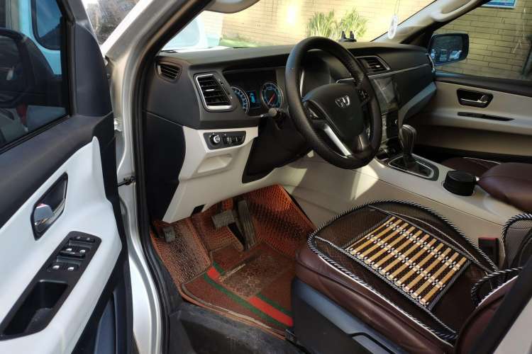 Used Huasong 7 2017 2.0T Automatic Elite Edition Driver Seat