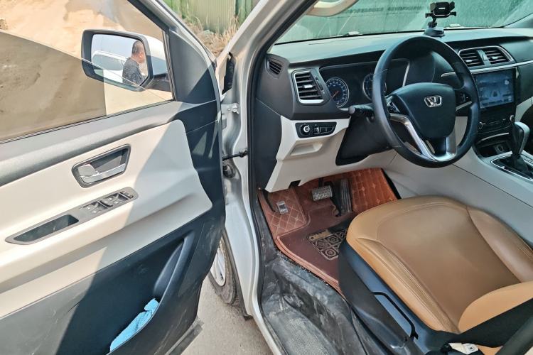 Used Huasong 7 2017 2.0T Automatic Elite Edition Driver Seat