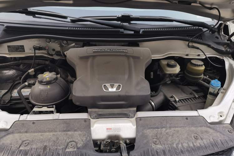 Used Huasong 7 2017 2.0T Automatic Elite Edition Engine Bay