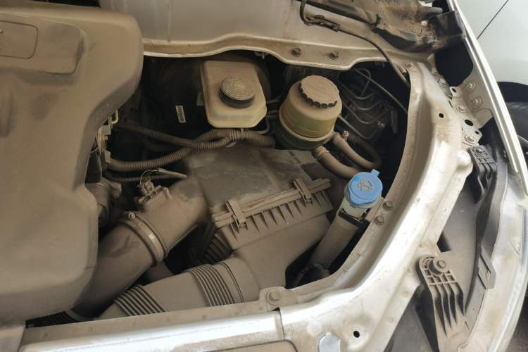 Used Huasong 7 2017 2.0T Automatic Standard Edition Engine Bay Left