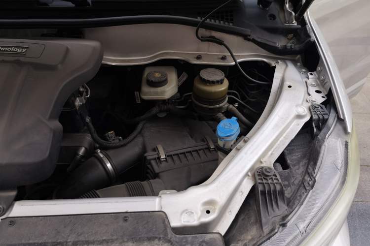 Used Huasong 7 2017 2.0T Automatic Elite Edition Engine Bay Left