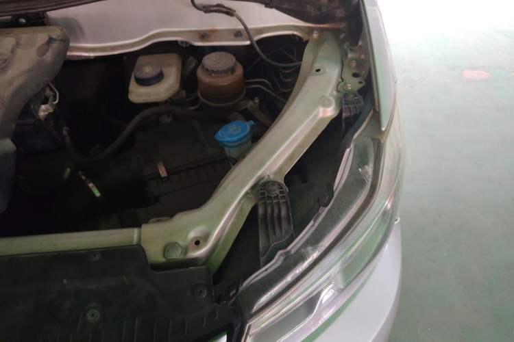 Used Huasong 7 2017 2.0T Automatic Elite Edition Engine Bay Left