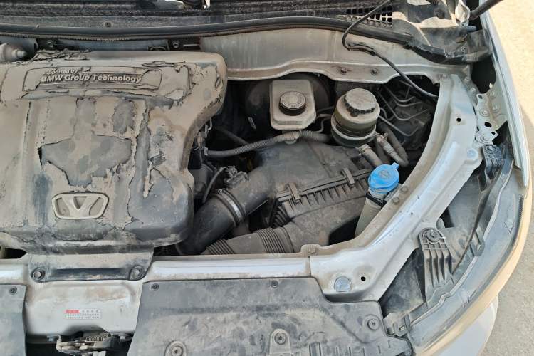 Used Huasong 7 2017 2.0T Automatic Elite Edition Engine Bay Left