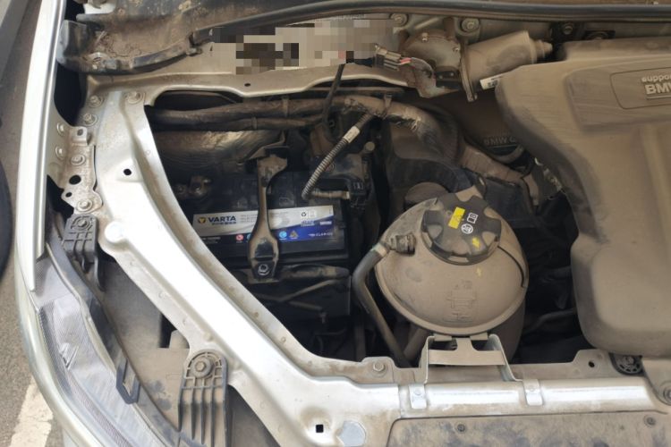 Used Huasong 7 2017 2.0T Automatic Standard Edition Engine Bay Right