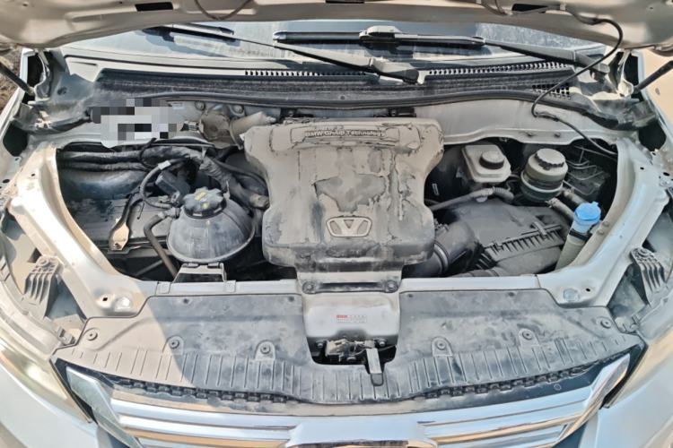 Used Huasong 7 2017 2.0T Automatic Elite Edition Engine Bay