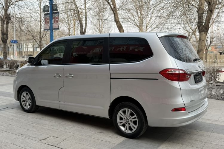 Used Huasong 7 2017 2.0T Automatic Standard Edition Exterior 3