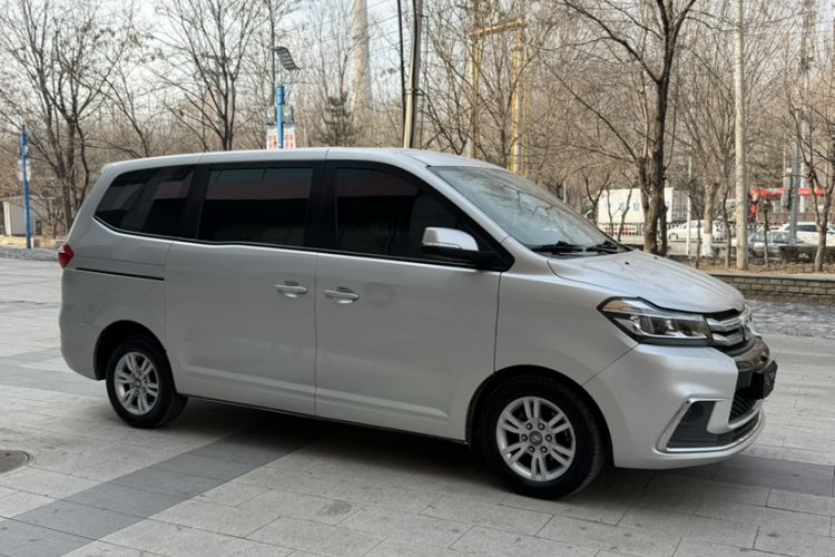 Used Huasong 7 2017 2.0T Automatic Standard Edition Exterior 8