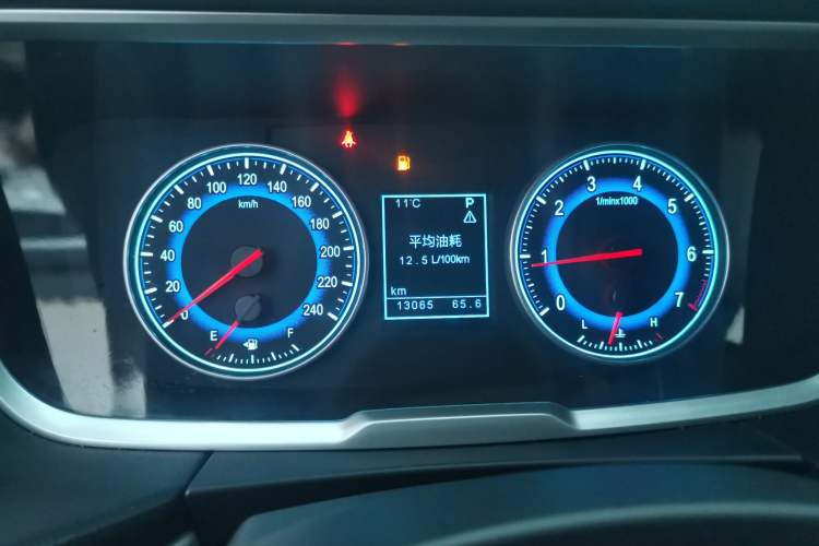 Used Huasong 7 2017 2.0T Automatic Standard Edition Instrument Cluster