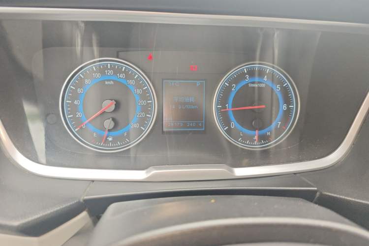 Used Huasong 7 2017 2.0T Automatic Standard Edition Instrument Cluster
