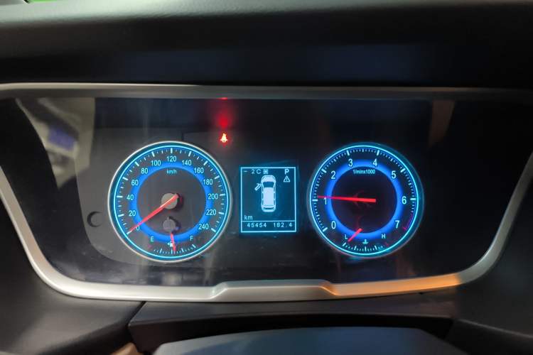 Used Huasong 7 2017 2.0T Automatic Standard Edition Instrument Cluster
