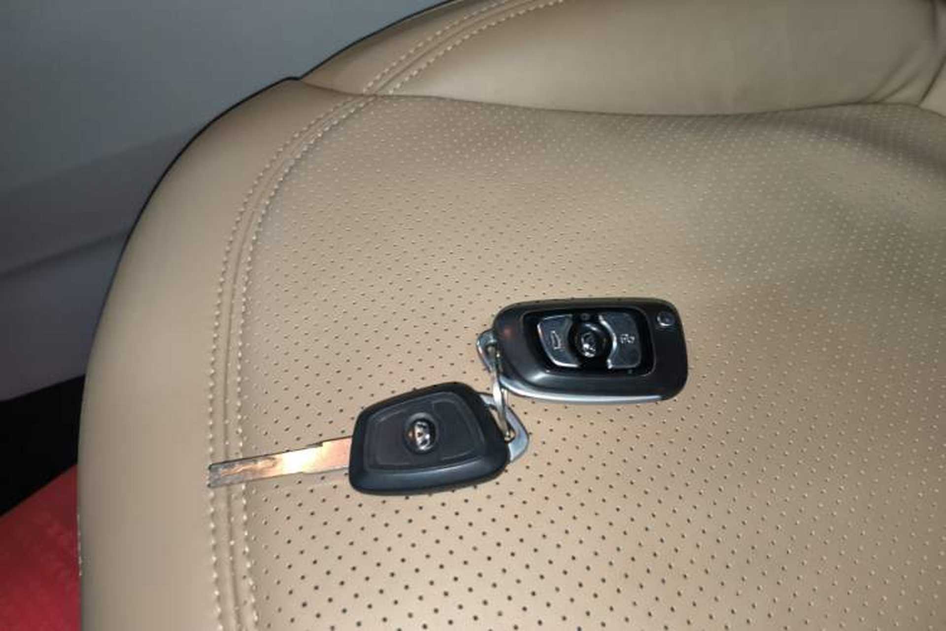 Used Huasong 7 2017 2.0T Automatic Standard Edition Interior 1
