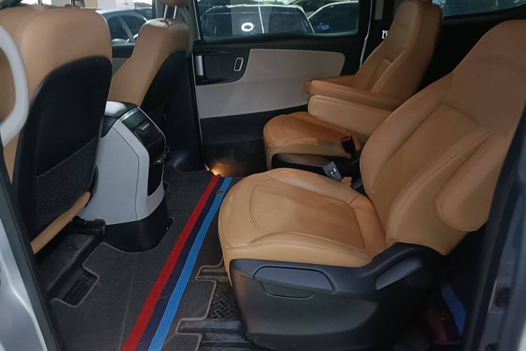 Used Huasong 7 2017 2.0T Automatic Elite Edition Interior 2