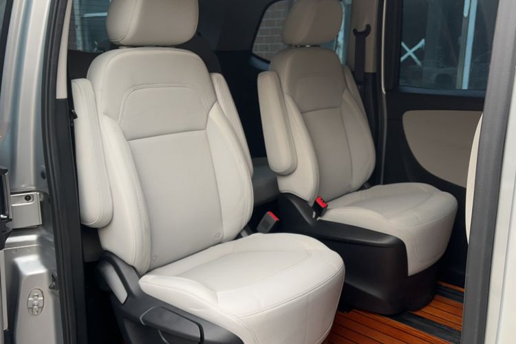 Used Huasong 7 2017 2.0T Automatic Standard Edition Interior 6