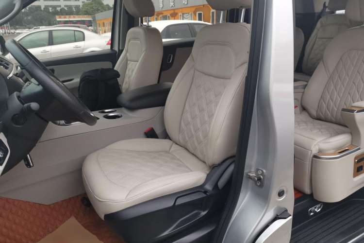 Used Huasong 7 2017 2.0T Automatic Standard Edition Left Front Seat