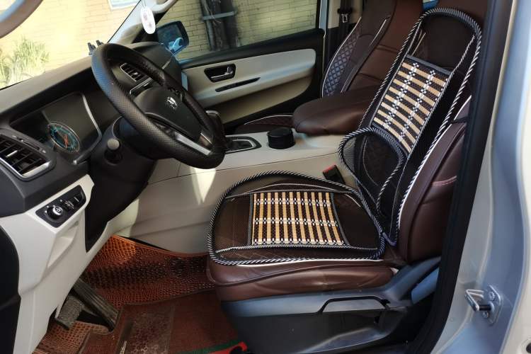 Used Huasong 7 2017 2.0T Automatic Elite Edition Left Front Seat