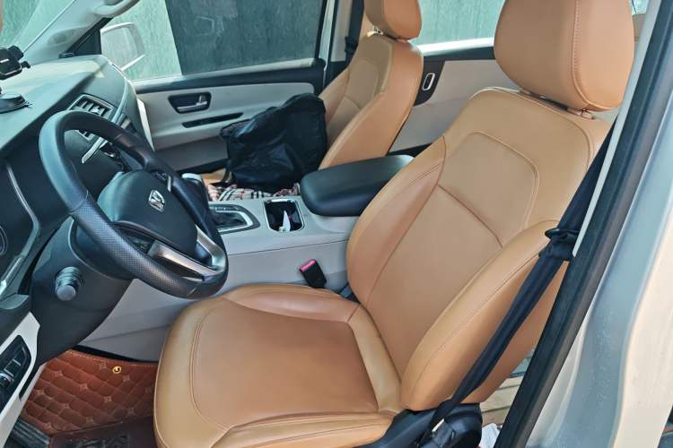 Used Huasong 7 2017 2.0T Automatic Elite Edition Left Front Seat