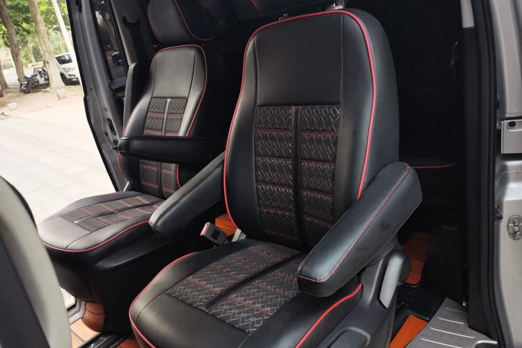 Used Huasong 7 2017 2.0T Automatic Elite Edition Left Rear Seat