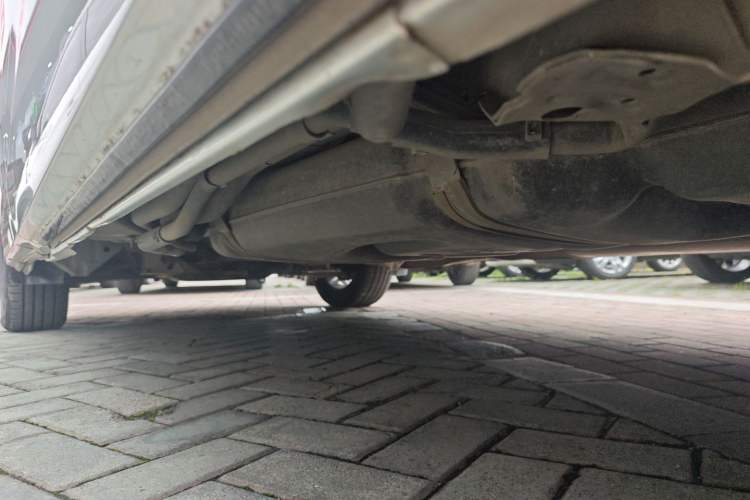 Used Huasong 7 2017 2.0T Automatic Standard Edition Left Side Sill