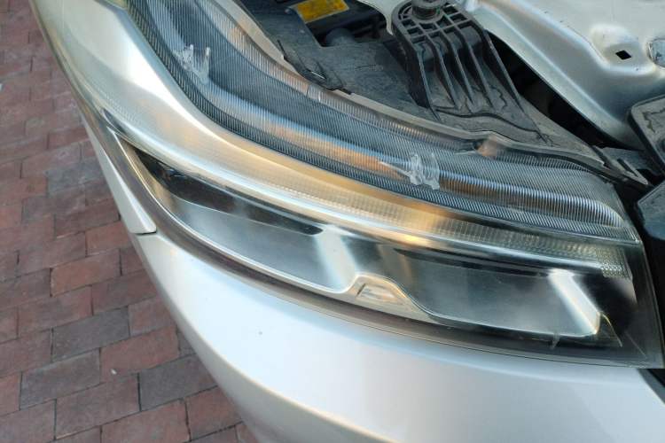 Used Huasong 7 2017 2.0T Automatic Elite Edition Right Front Headlight