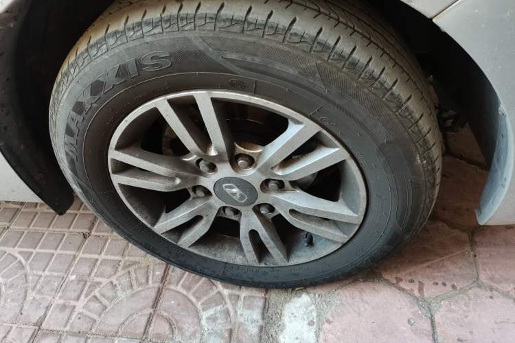 Used Huasong 7 2017 2.0T Automatic Elite Edition Right Front Wheel Hub