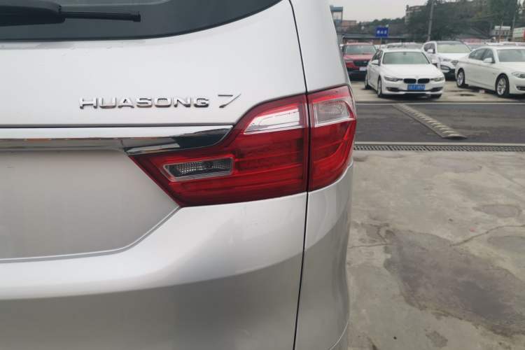 Used Huasong 7 2017 2.0T Automatic Standard Edition Right Rear Taillight