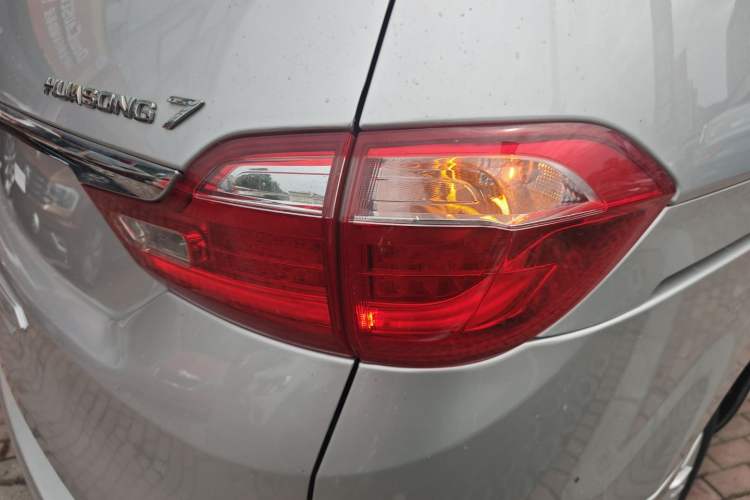 Used Huasong 7 2017 2.0T Automatic Standard Edition Right Rear Taillight