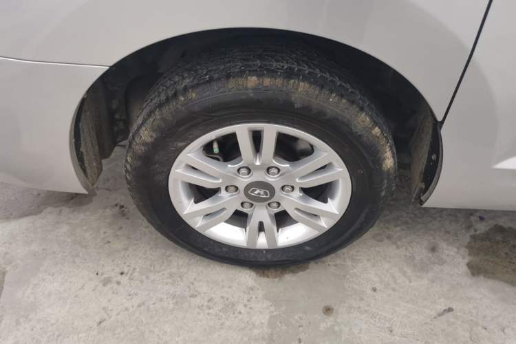 Used Huasong 7 2017 2.0T Automatic Standard Edition Right Rear Wheel Hub