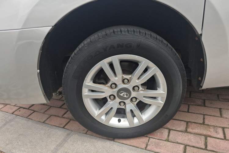 Used Huasong 7 2017 2.0T Automatic Standard Edition Right Rear Wheel Hub