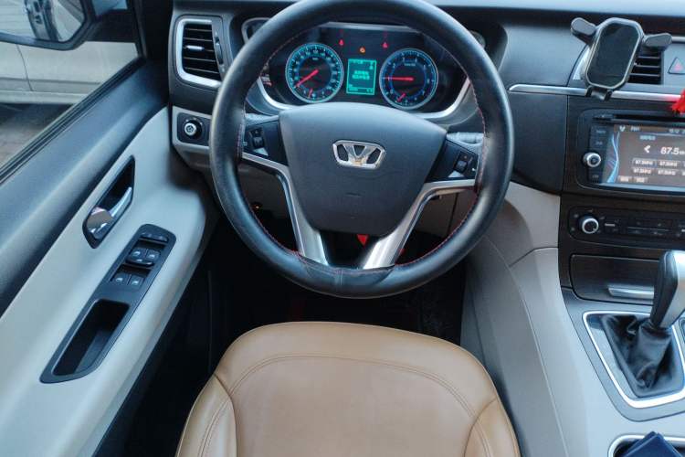 Used Huasong 7 2017 2.0T Automatic Elite Edition Steering Wheel