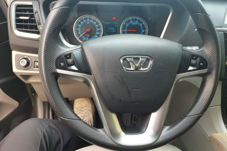 Used Huasong 7 2017 2.0T Automatic Standard Edition Steering Wheel